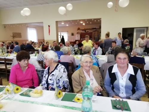 Posedenie 70 a viac ročných občanov Obce Divina